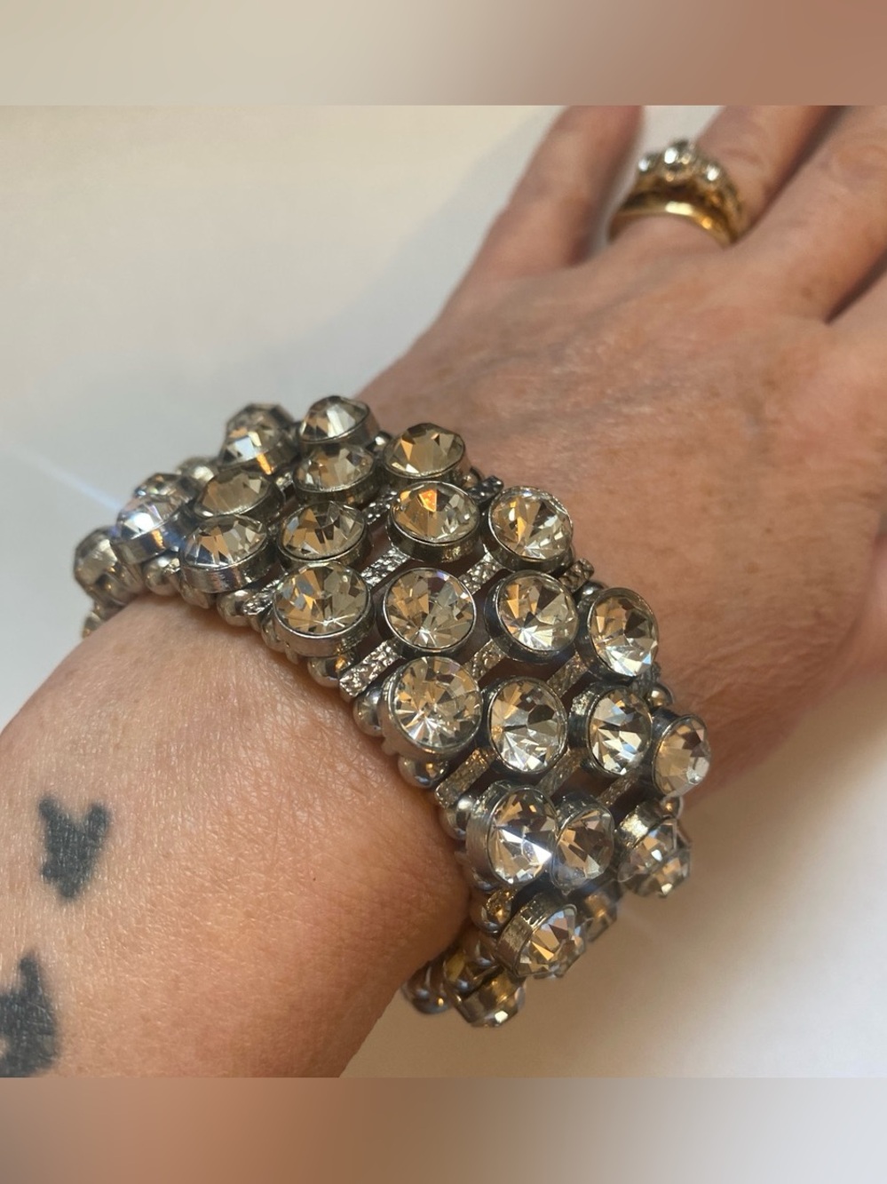 Rhinestone Stretch Bracelet in Clear/Silver